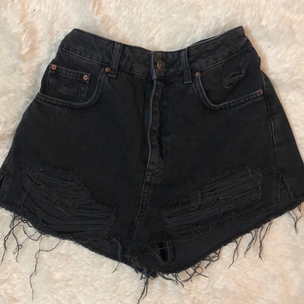 TOPSHOP MOTO distressed jean shorts